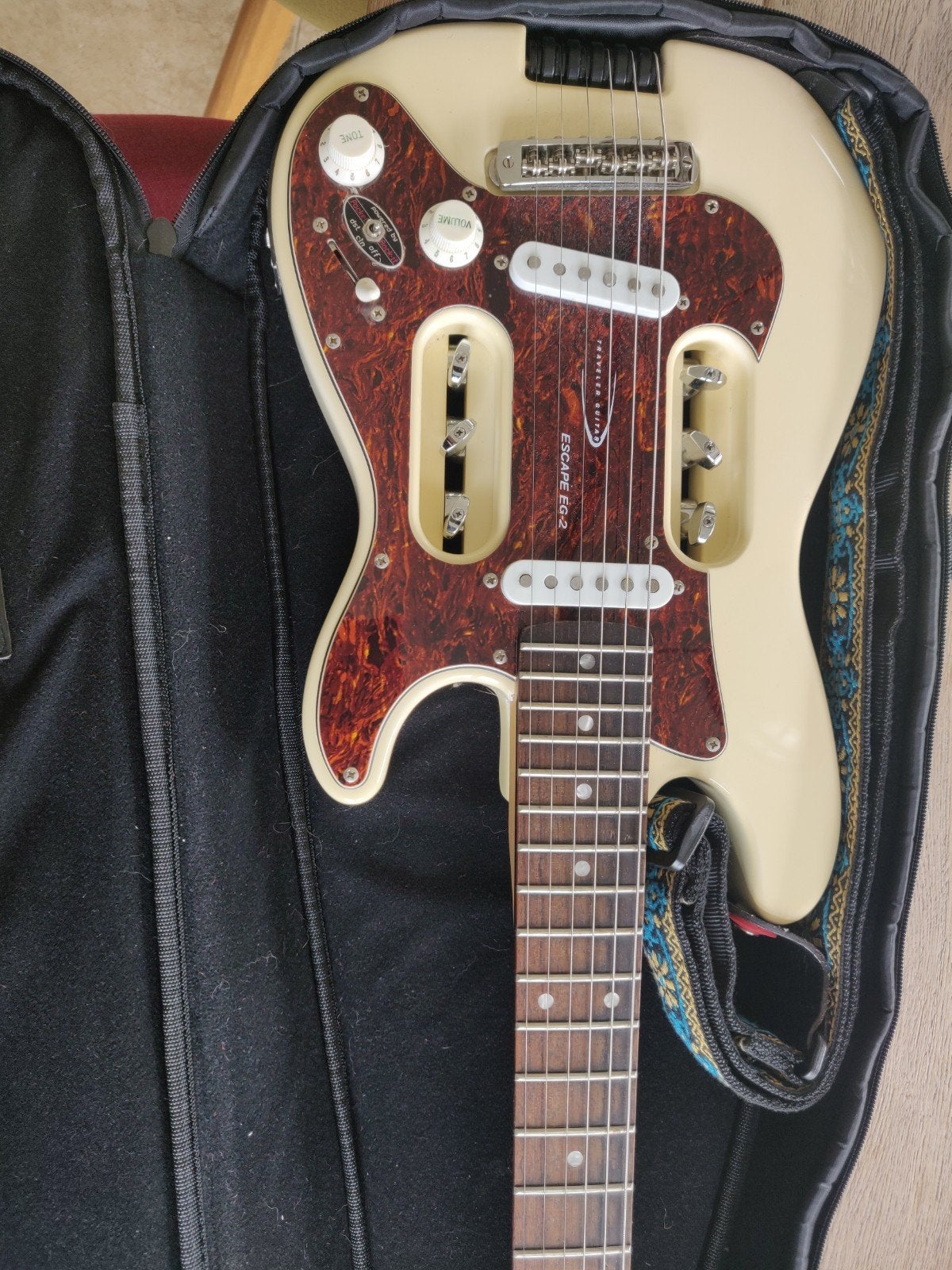 Traveler Guitar Escape EG-2 Reisgitaar met interne versterke, Ophalen of Verzenden, Zo goed als nieuw, Solid body, Overige merken