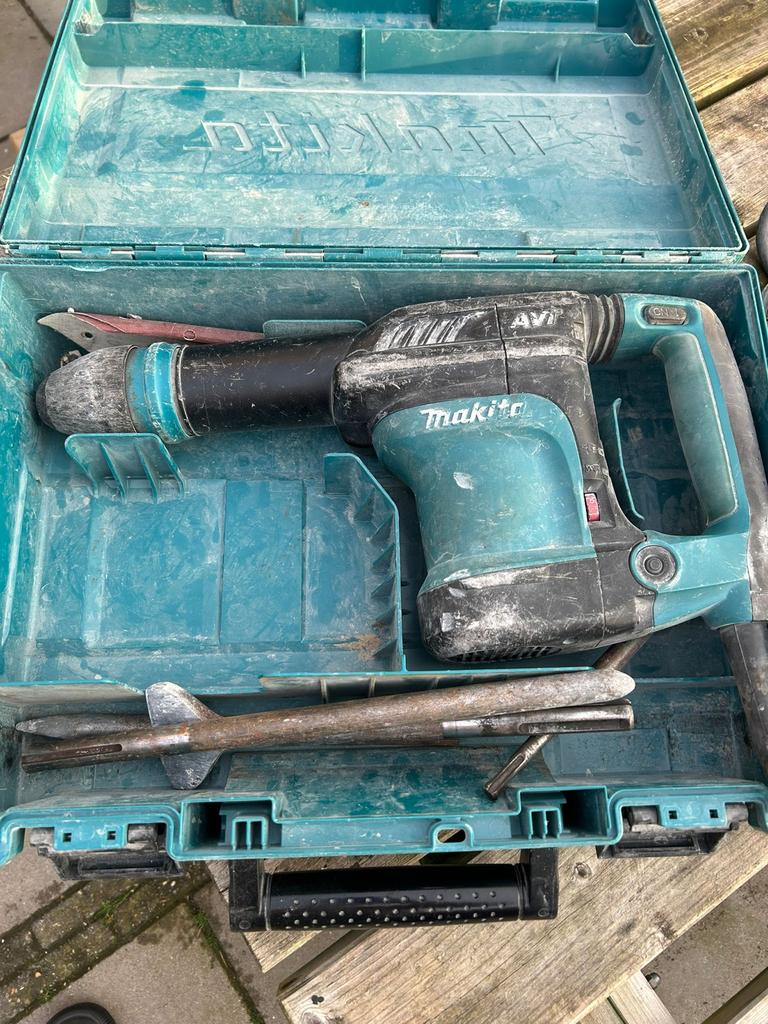 Makita HM0871C Boorhamer met koffer en beitels, Ophalen of Verzenden, Gebruikt