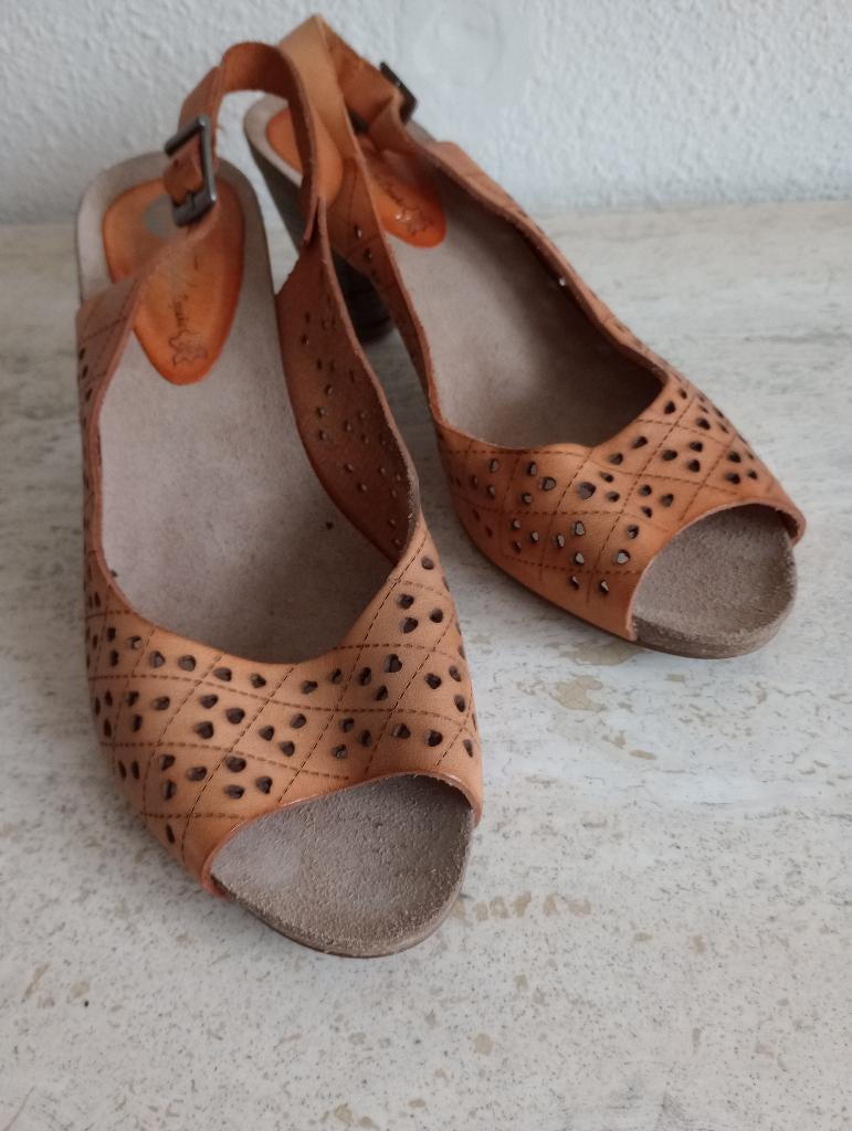 NIEUW oranje pumps HEE! maat 39, Pumps, Nieuw, Oranje, Ophalen of Verzenden