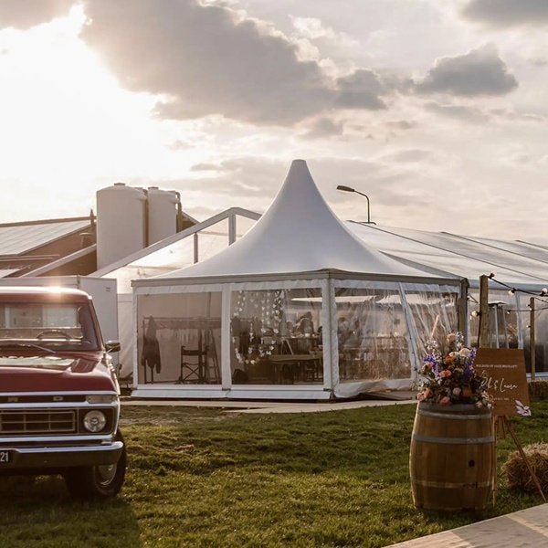 TE HUUR --  B R U I L O F T -- materialen, tent, inrichting, Hobby en Vrije tijd, Feestartikelen | Verhuur, Ophalen of Verzenden