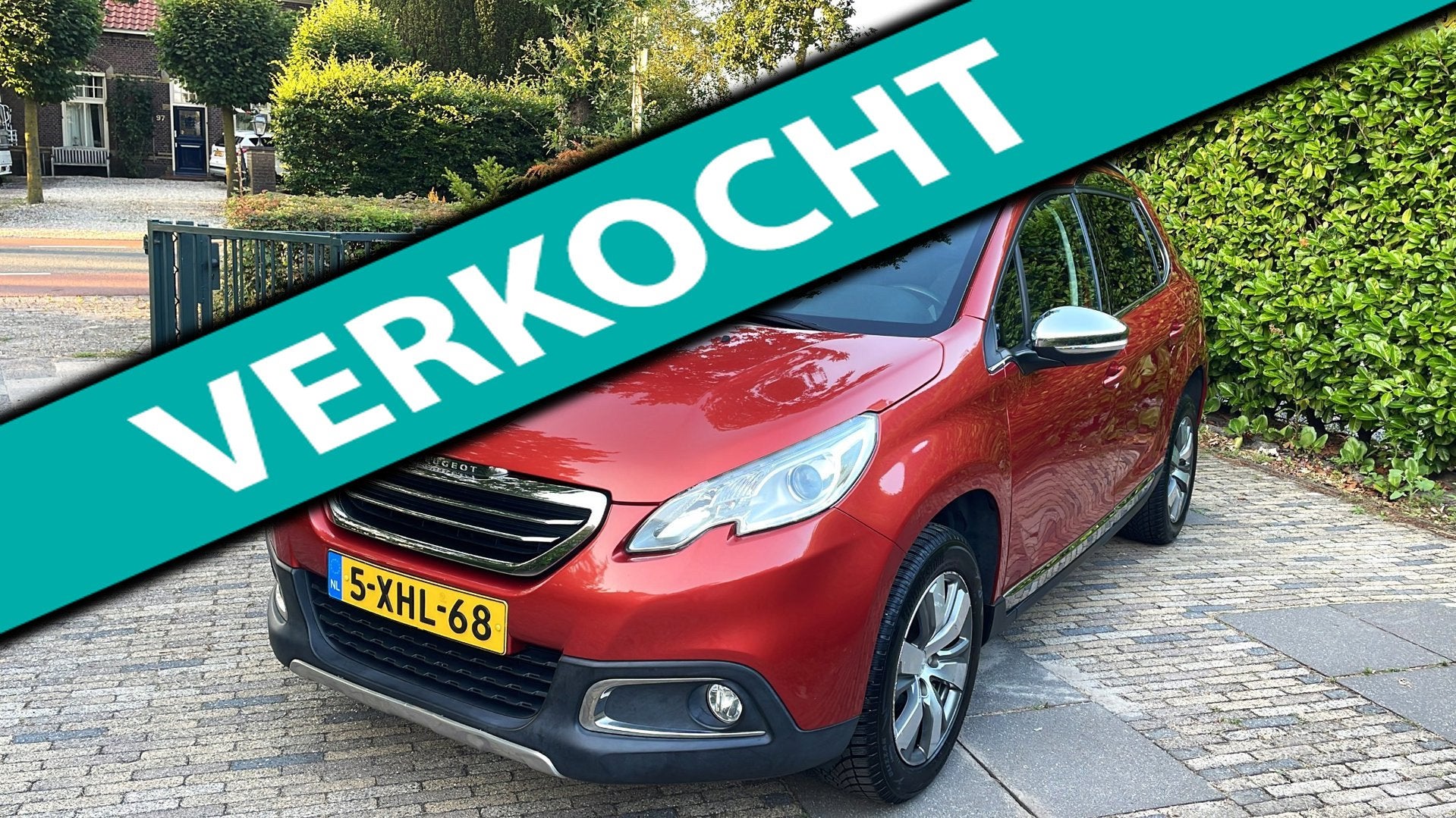 Peugeot 2008 1.2 PureTech Allure-Navi-Leder-Panorama-New APK, Auto's, Voorwielaandrijving, Euro 5, Zwart, 1199 cc