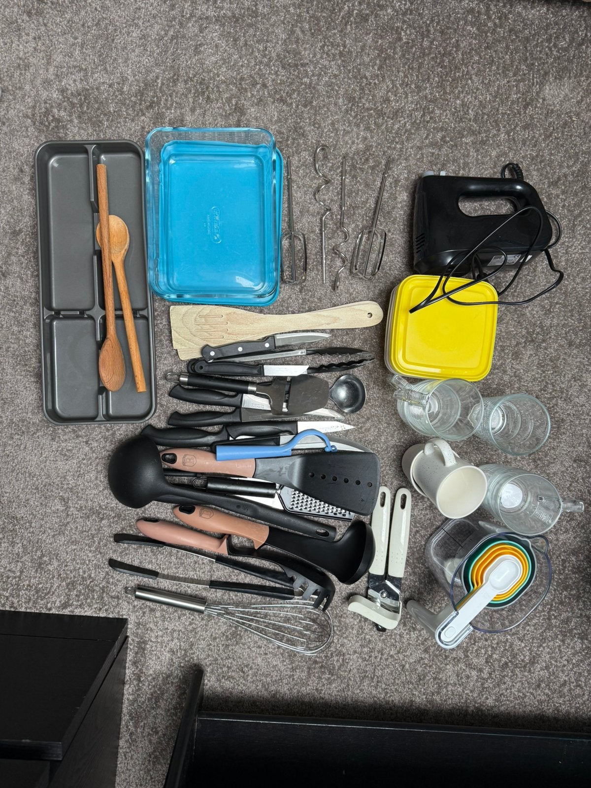 Uitzet keuken - diverse spullen: handmixer, messen etc., Ophalen, Gebruikt