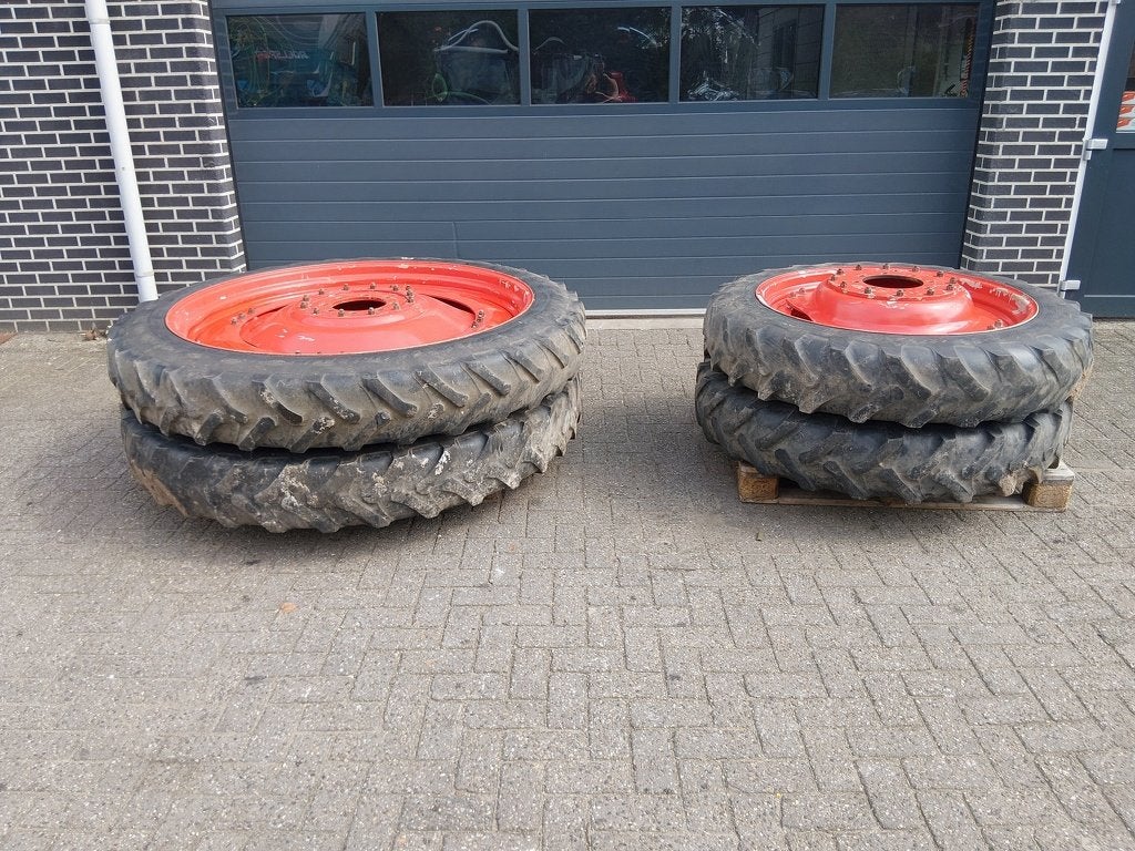Cultuurwielen 270/95 R54 270/95 R38 (11.2) ZF Steek 220x270, Zakelijke goederen, AGCO GmbH, Info@fendt.com, Johann-Georg-Fendt-Straße 4
87616  Marktoberdorf, DE