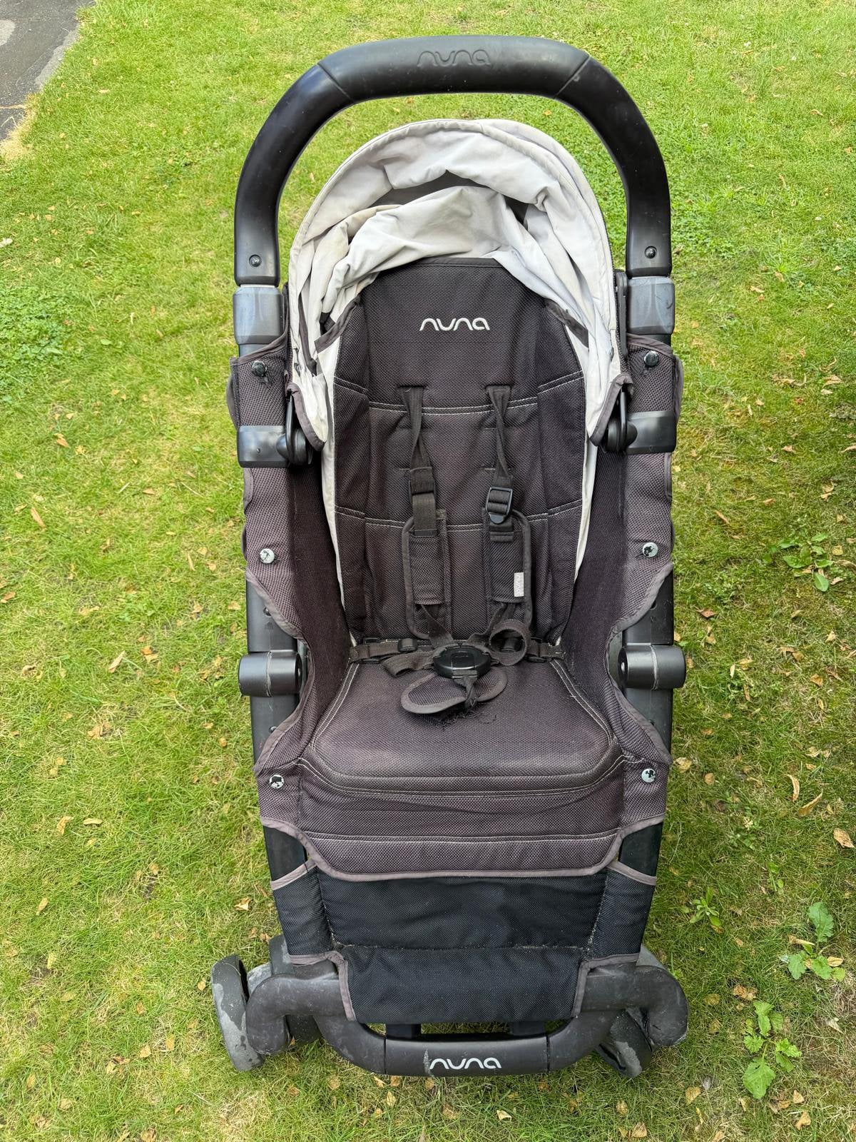 Nuna buggy MET ligstand en verstelbare duwstang, Ophalen, Gebruikt