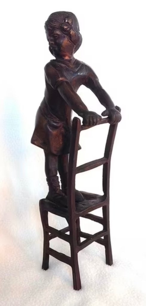 Massief bronzen beeld ‘meisje op ladder’, Ophalen of Verzenden, Brons