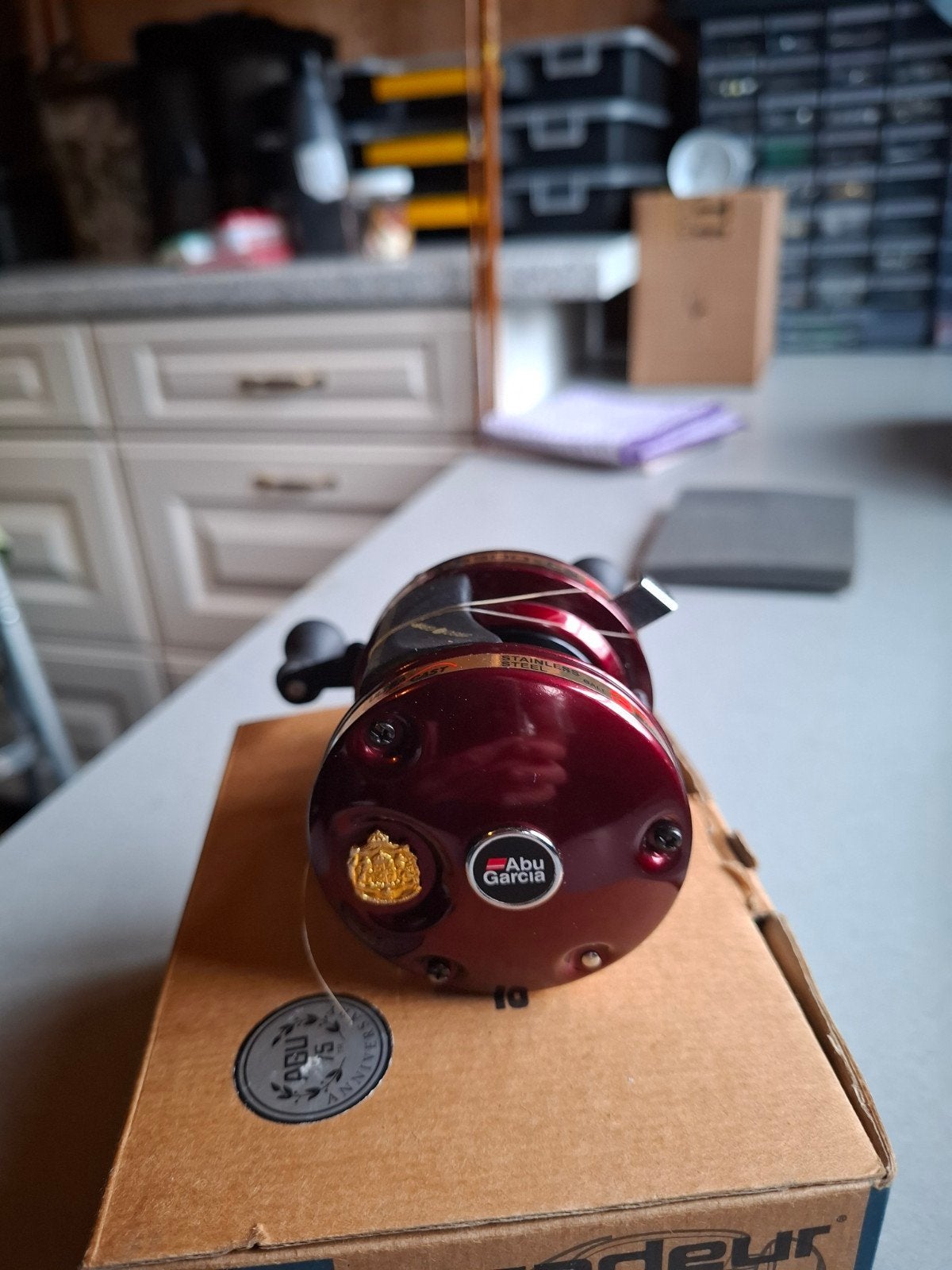 Abu Ambassadeur 5500 C3 2-speed werpreel, Ophalen of Verzenden, Zo goed als nieuw, Molen