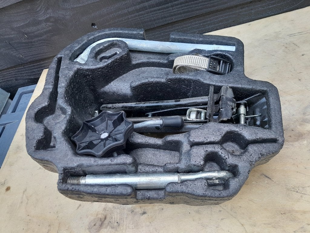 KRIKSET / GEREEDSCHAPSET - VOLKSWAGEN FOX - 5Z - Vanaf: 2005, Verzenden, Gebruikt