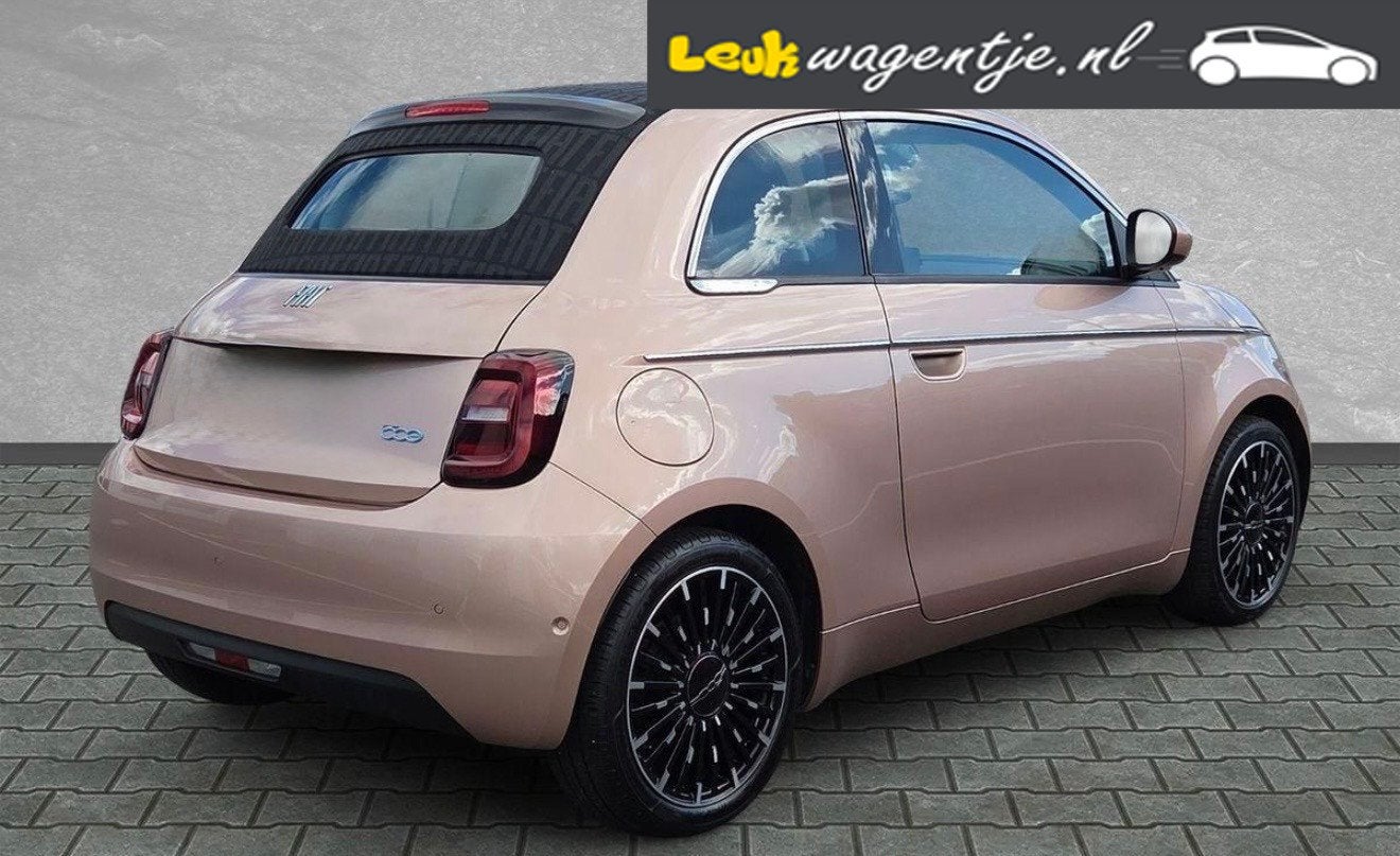 Fiat 500 C e La Prima 42 kWh Cabrio *camera *leer *carplay, Gebruikt, 118 pk, Overige kleuren, Cabriolet