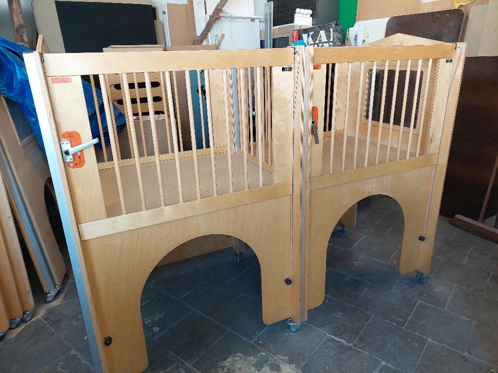 9 x Kids-F duobox / dubbele verhoogde speel box / KDV-box, Kinderen en Baby's, Ophalen of Verzenden, Zo goed als nieuw, Rechthoekig