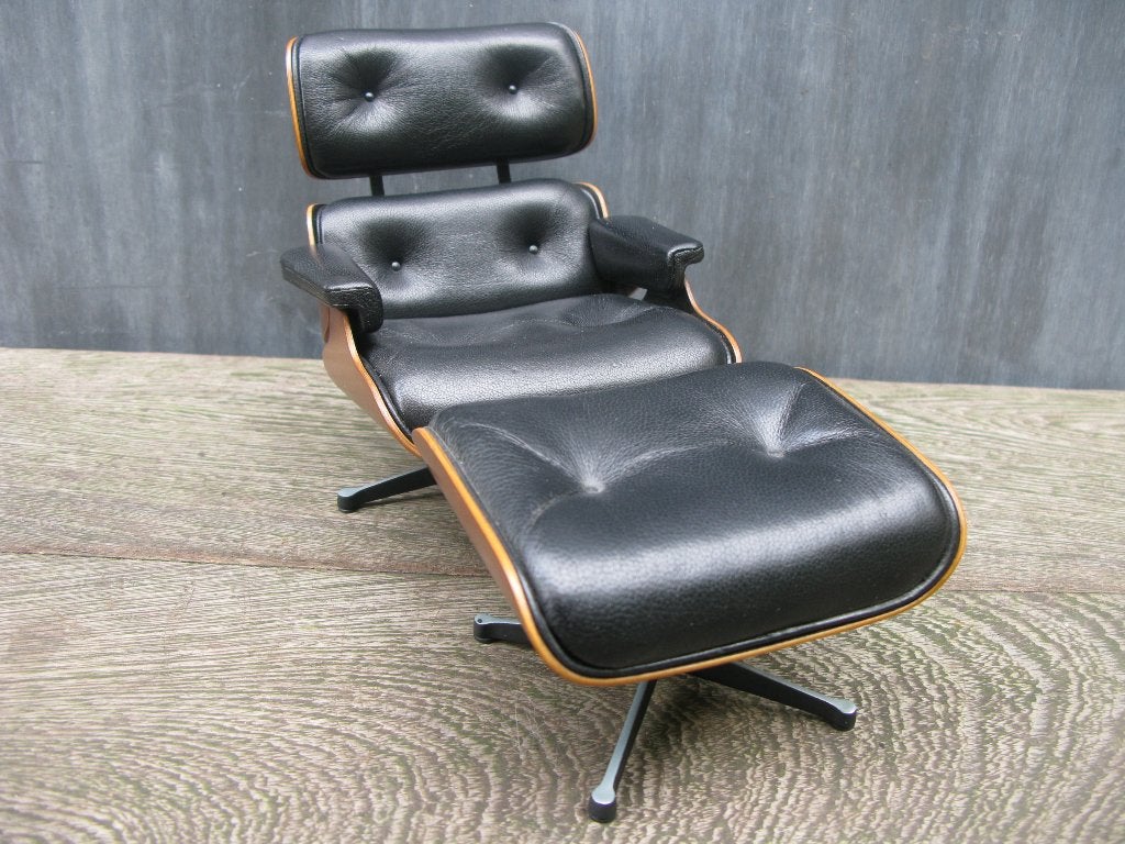 MINIATURES COLLECTION VITRA LOUNGE CHAIR+ VOETENBANK EAMES, Zwart, Object, Ophalen of Verzenden, 13 cm
