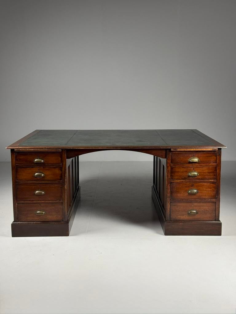 Bureau Partnerdesk Engels antiek, Antiek en Kunst, Ophalen