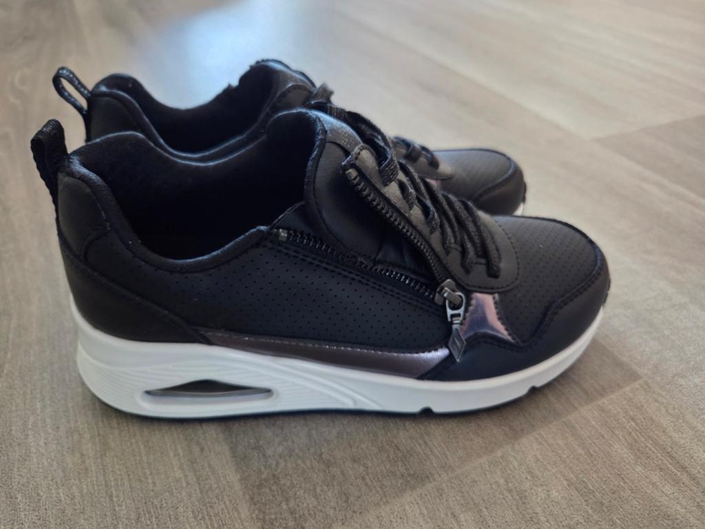 Nieuwe Skechers schoenen, zwart, maat 37, Skechers, Zwart, Nieuw, Ophalen of Verzenden