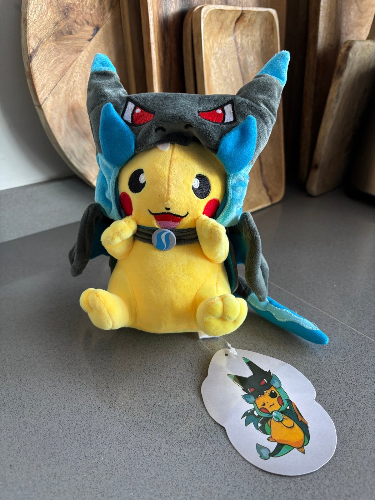 Nieuwe Pikachu knuffel in Charizard kostuum, Pokemon, Overige merken, Overige typen, Nieuw