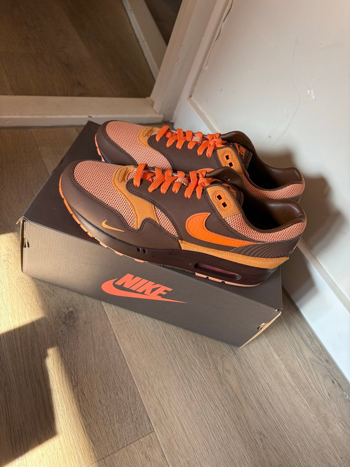 Nike Air Max 1 King’s Day Maat 44, Kleding | Heren, Schoenen, Ophalen, Bruin, Nieuw, Sneakers of Gympen