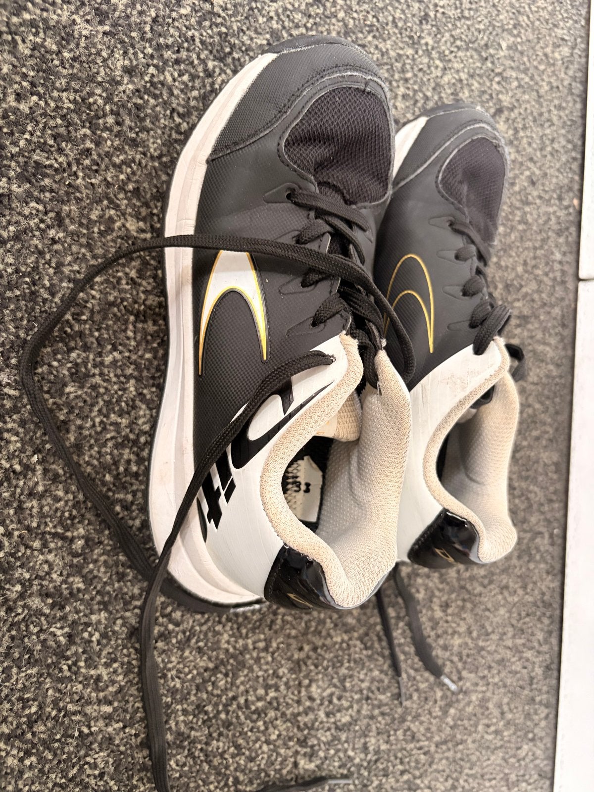 Dita Hockeyschoenen / Korfbalschoenen - Maat 33, Ophalen of Verzenden, Zo goed als nieuw, Schoenen