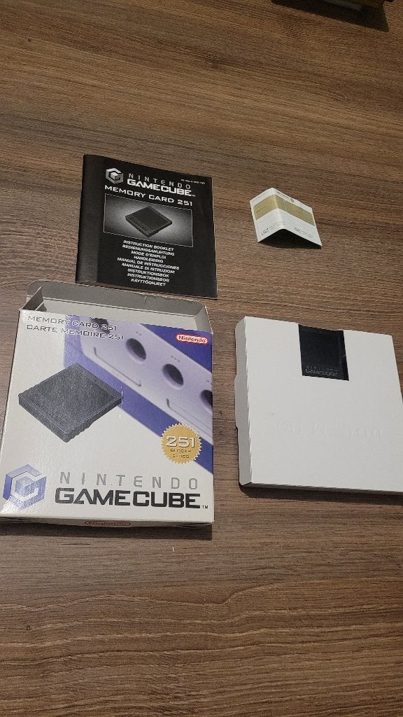 Nintendo GameCube Memory Card 251 - Nieuw in doos, Gebruikt, Zwart, Ophalen of Verzenden, Zonder controller