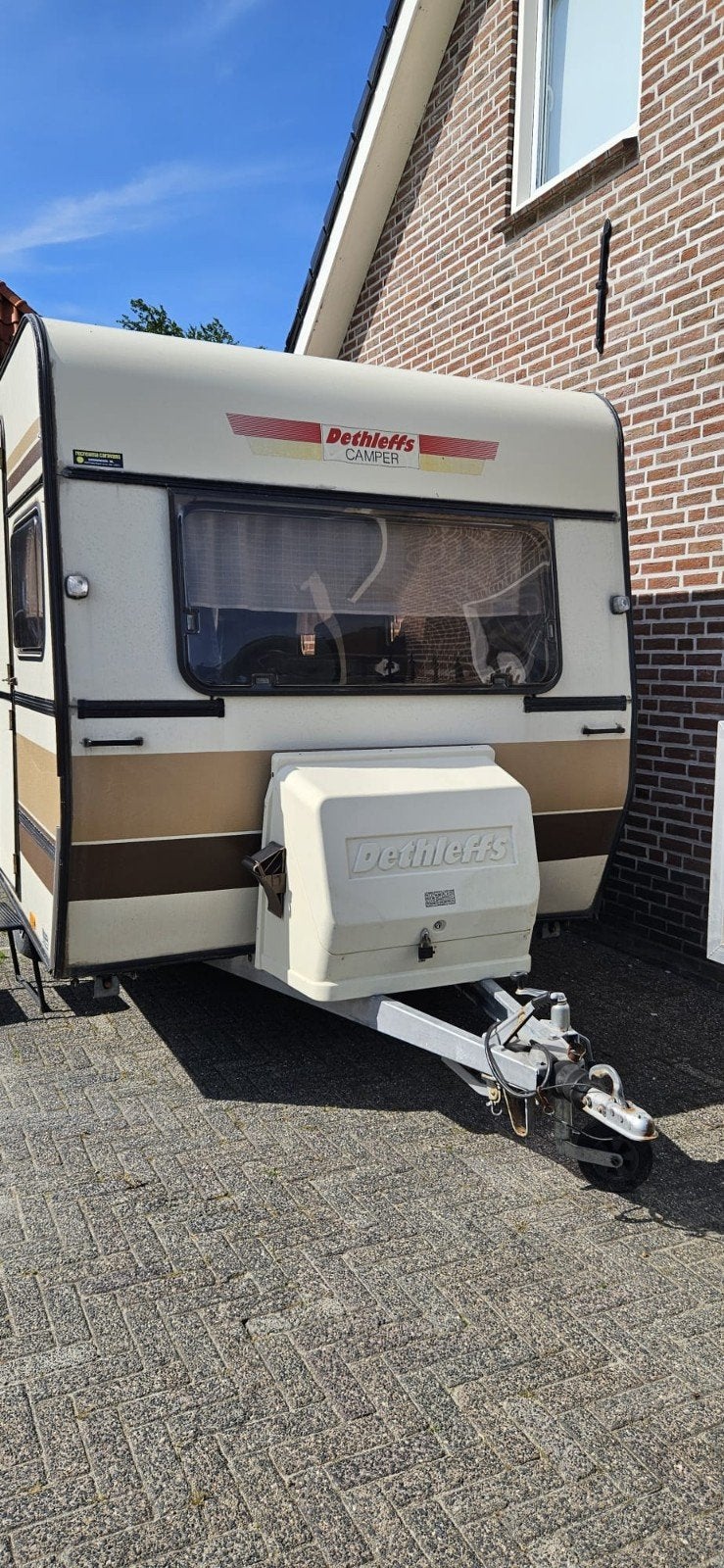 Dethleffs Camper caravan met voortent, Vast bed, Treinzit, Particulier, Dethleffs