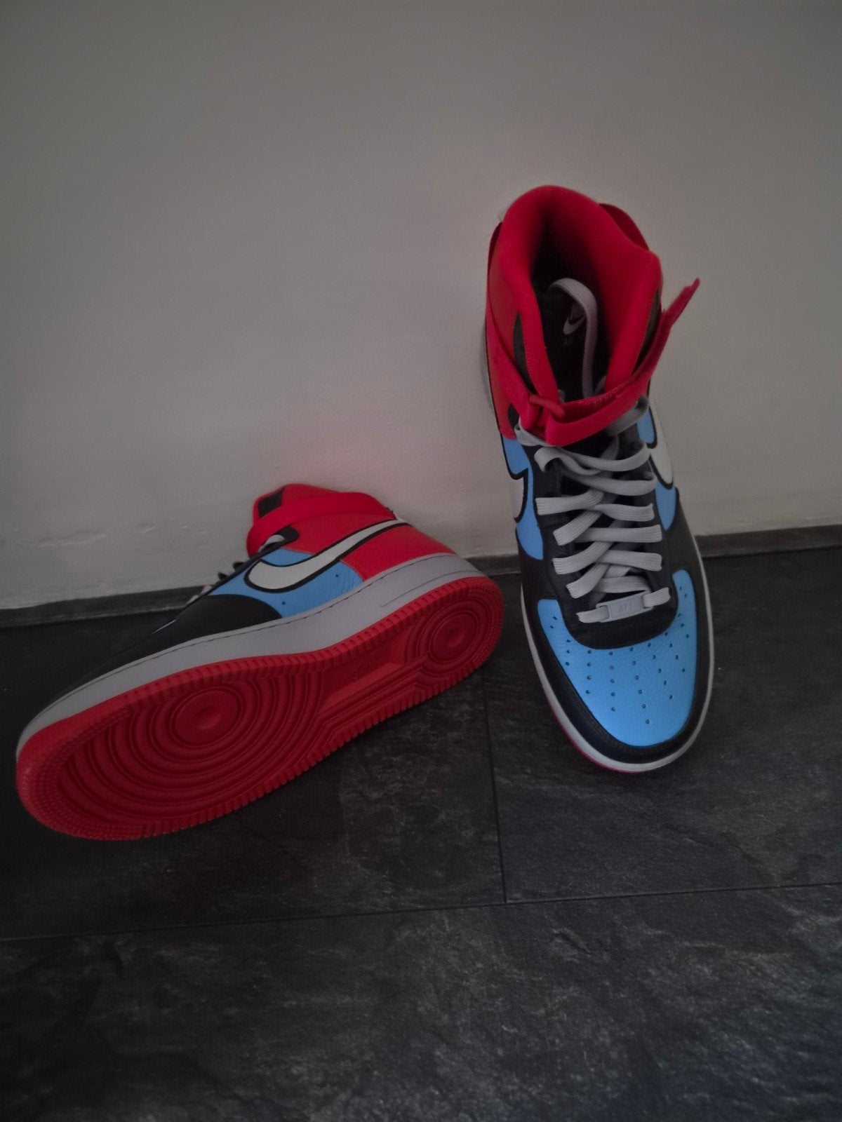 Nieuwe Nike Air Force 1 High Custom Sneakers maat 45, Ophalen, Overige kleuren, Nike, Nieuw