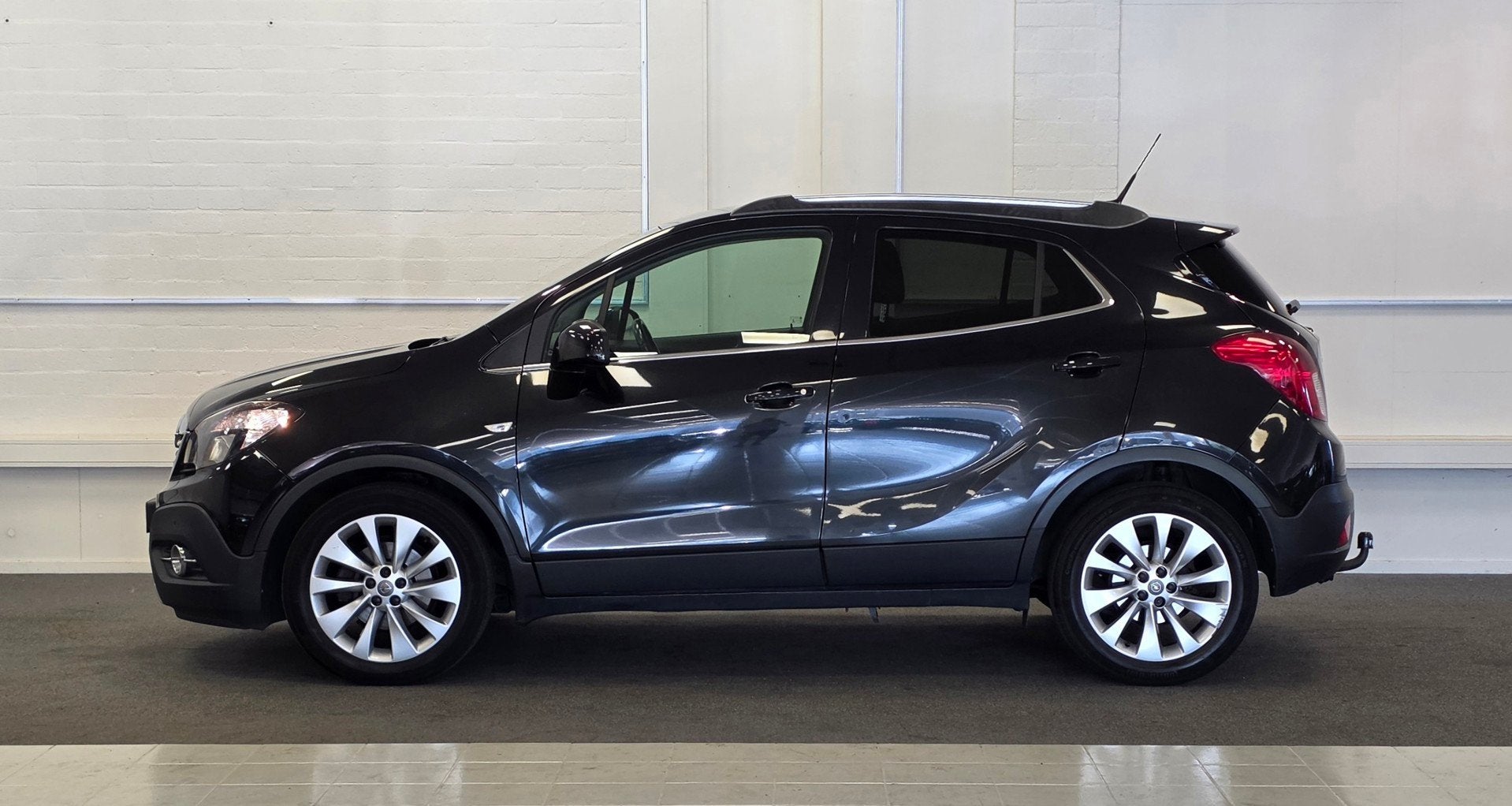 Opel Mokka 1.4 T Cosmo Camera Navi Trekhaak Mooi!, Voorwielaandrijving, Gebruikt, 4 cilinders, Emergency brake assist