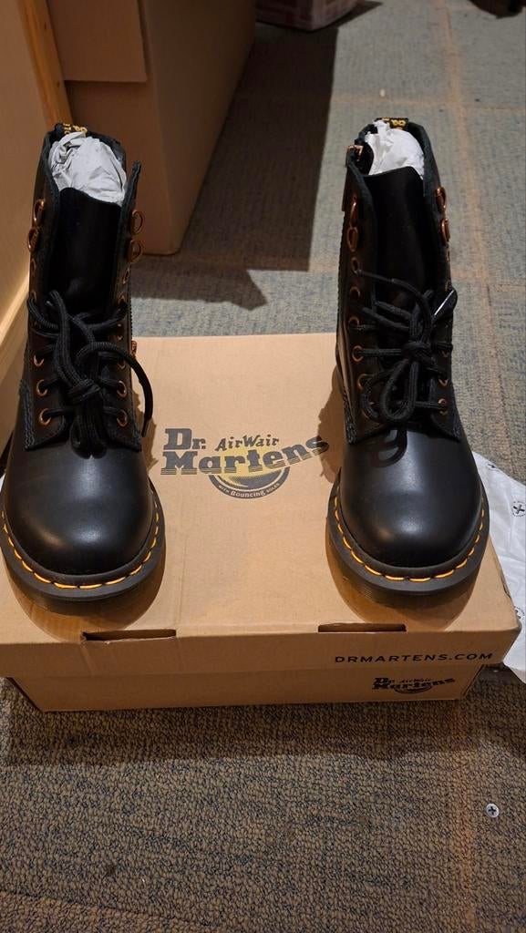 Nieuwe Dr. Martens laarzen maat 36 - Zwart met roségoud, Kleding | Dames, Schoenen, Zwart, Lage of Enkellaarzen, Nieuw, Ophalen of Verzenden