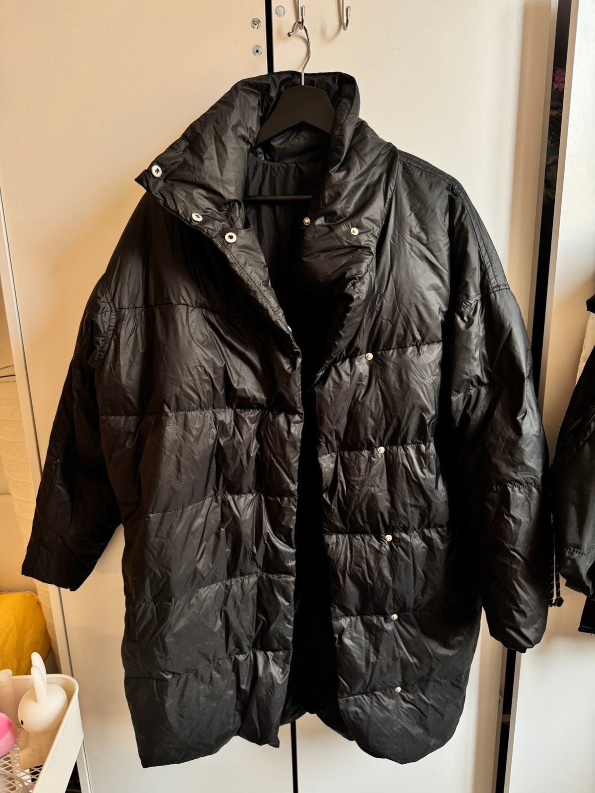 Down jacket and navy pant, Kleding | Dames, Jassen | Winter, Ophalen of Verzenden, Zo goed als nieuw, Maat 38/40 (M), Blauw