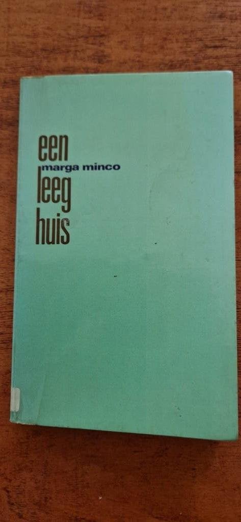 2x Marga Minco - Een leeg huis (oorlogsroman), Ophalen of Verzenden, Gelezen, Marga Minco, Nederland