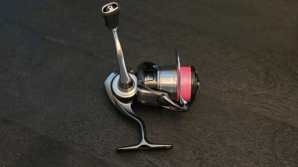 Daiwa Certate FC LT2500-XH – zeer nette staat, Watersport en Boten, Hengelsport | Roofvissen, Ophalen of Verzenden, Zo goed als nieuw