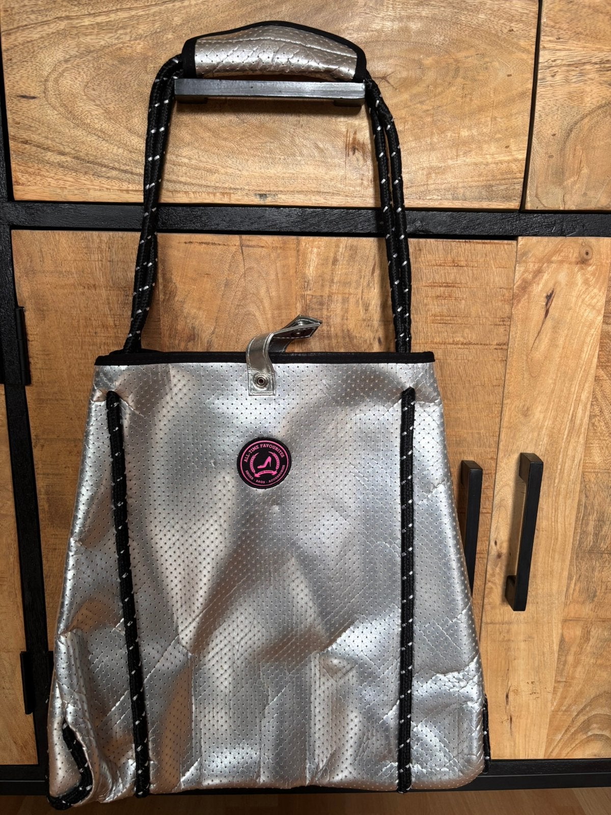 All-time favourites Neopreen shopper zilver, Sieraden, Tassen en Uiterlijk, Ophalen, Zo goed als nieuw, 30 cm of meer