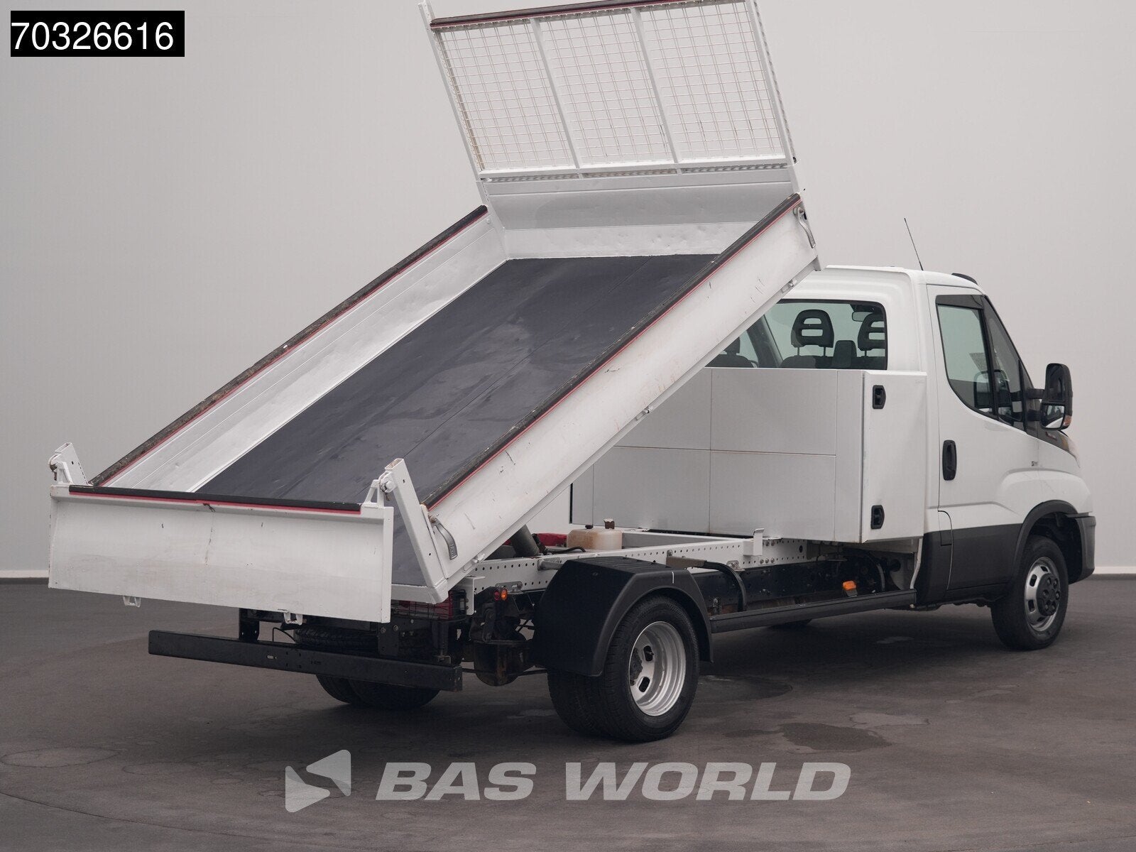 Iveco Daily 35C16 3.0L Kipper met Kist Dubbellucht 3,5t Trek, Auto's, Stof, Gebruikt, Euro 6, 4 cilinders