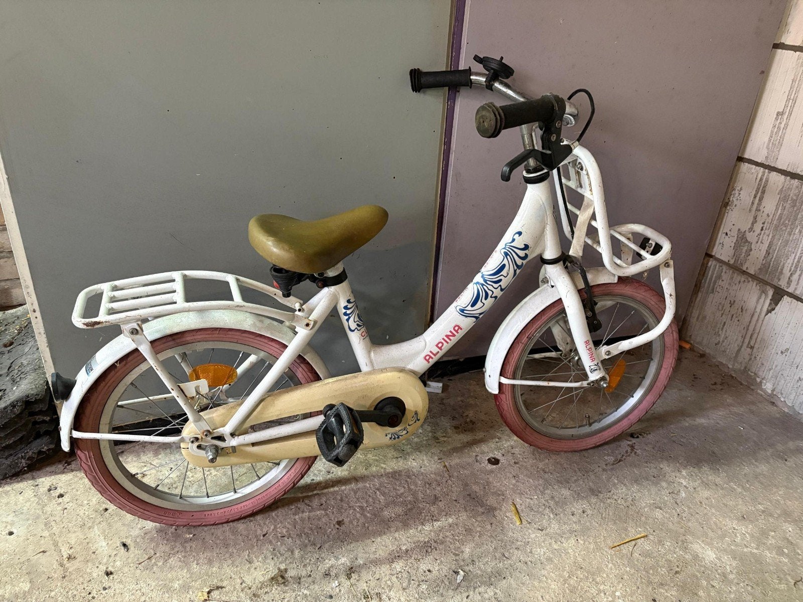Alpina kinderfiets 16 inch - Wit met roze banden, Fietsen en Brommers, Ophalen, Terugtraprem, Alpina, 16 tot 20 inch
