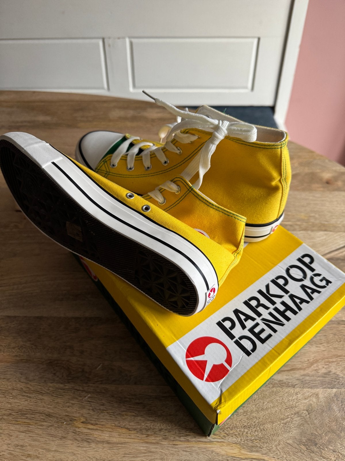 Parkpop sneakers - Maat 43 -  NIEUW in doos, Ophalen, Overige kleuren, Nieuw, Sneakers of Gympen