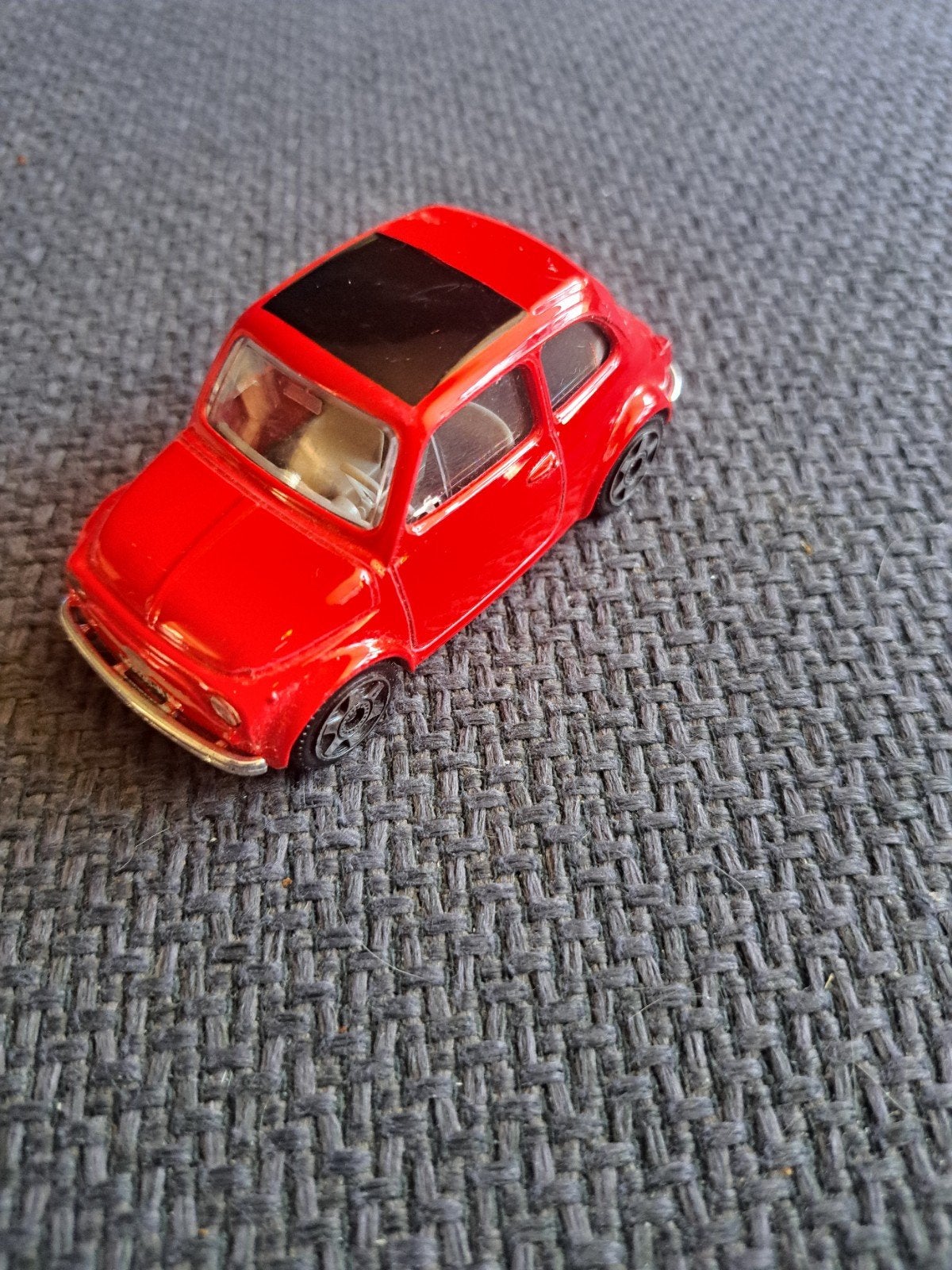 Burago model fiat 500, Hobby en Vrije tijd, Modelauto's | 1:43, Overige merken, Gebruikt, Auto, Burago
