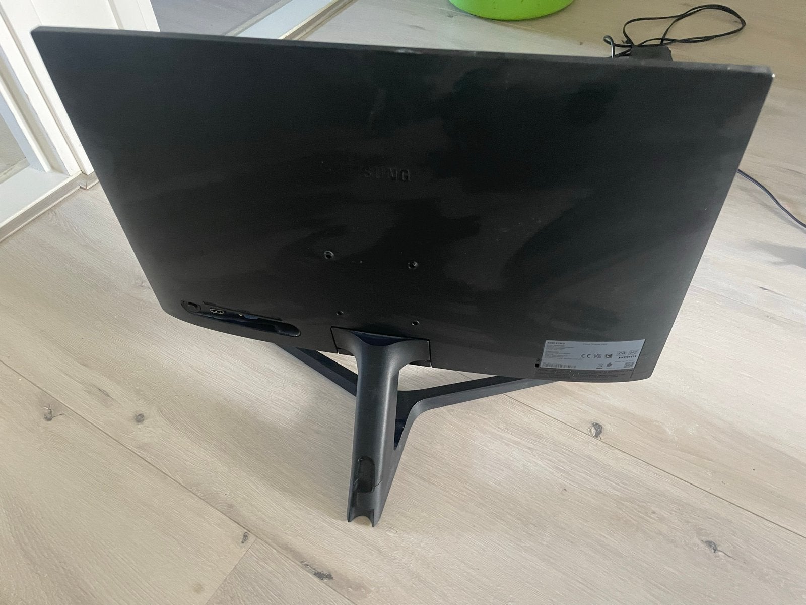 Foto 5 van Samsung S24F350FHU 24 inch Full HD Monitor