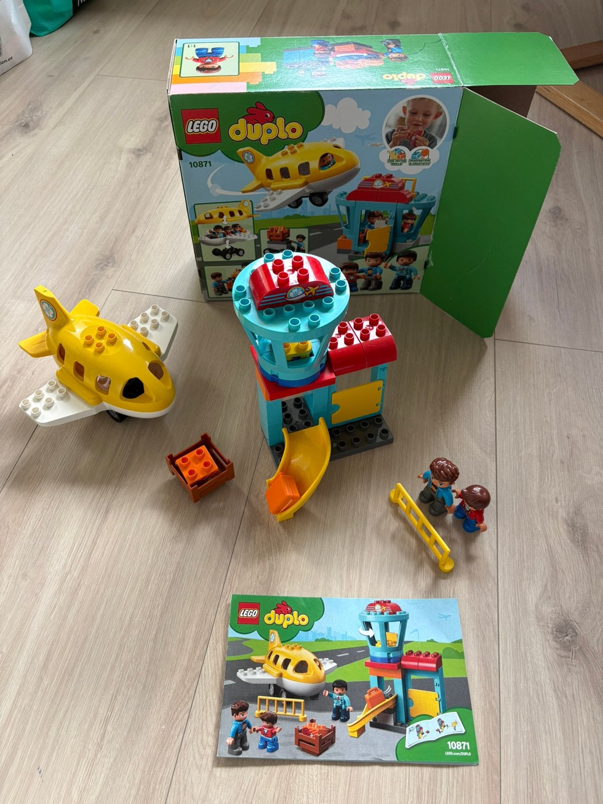 Duplo vliegveld set 10871, Ophalen of Verzenden, Zo goed als nieuw