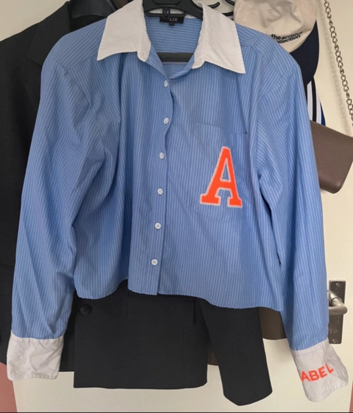 Alix gestreept overhemd met 'A' patch en 'THE LABEL' op mouw, Ophalen of Verzenden, Nieuw, Maat 38/40 (M), Blauw