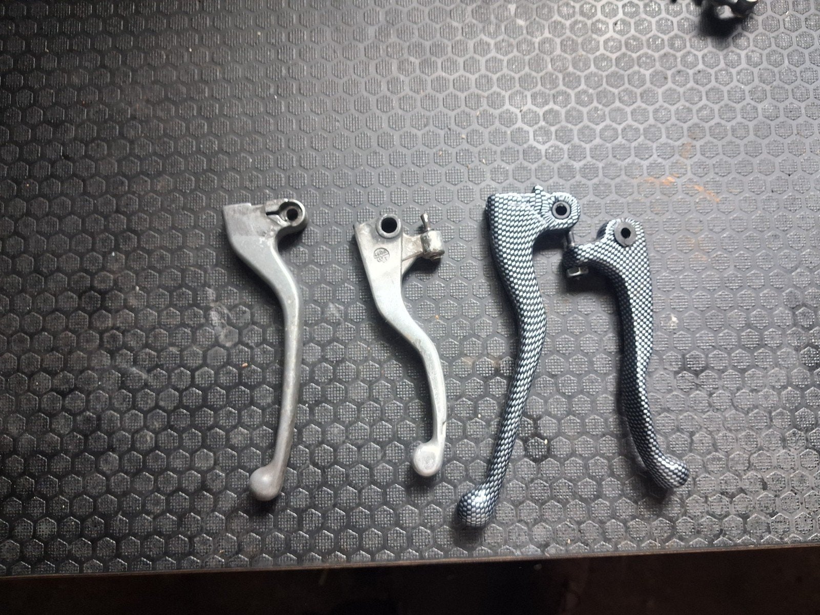 Derbi rem- en koppelinghendels (2x carbon, 2x gebruikt), Ophalen of Verzenden, Gebruikt, Overige typen, Derbi