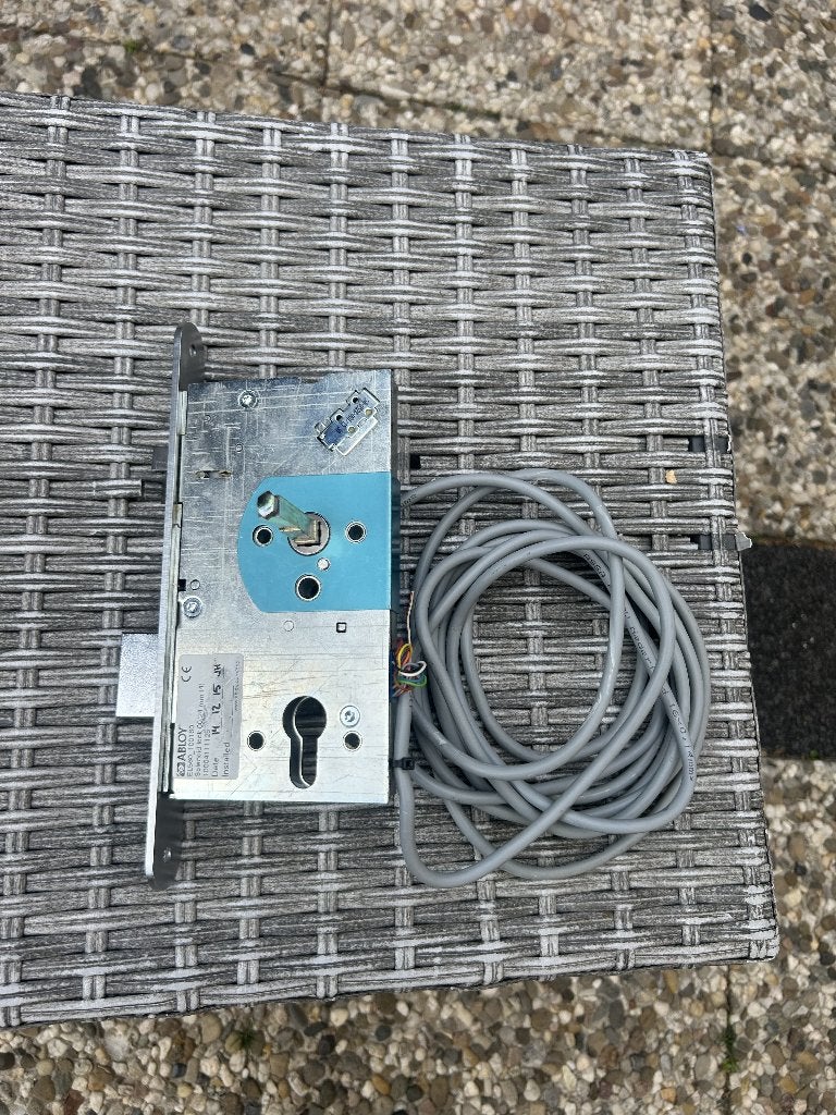 ASSA ABLOY EL560  solenoid slot met Deurbeslag, Ophalen of Verzenden, Zo goed als nieuw, Overige materialen, Slot