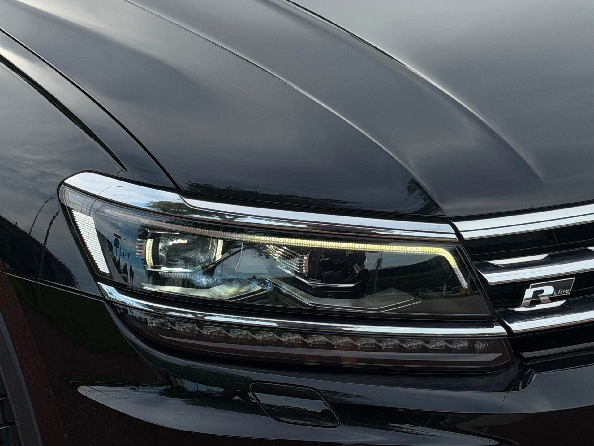 Volkswagen TIGUAN 1.5 TSI ACT Highline Business R Pano Virtu, Euro 6, 4 cilinders, 150 pk, Zwart