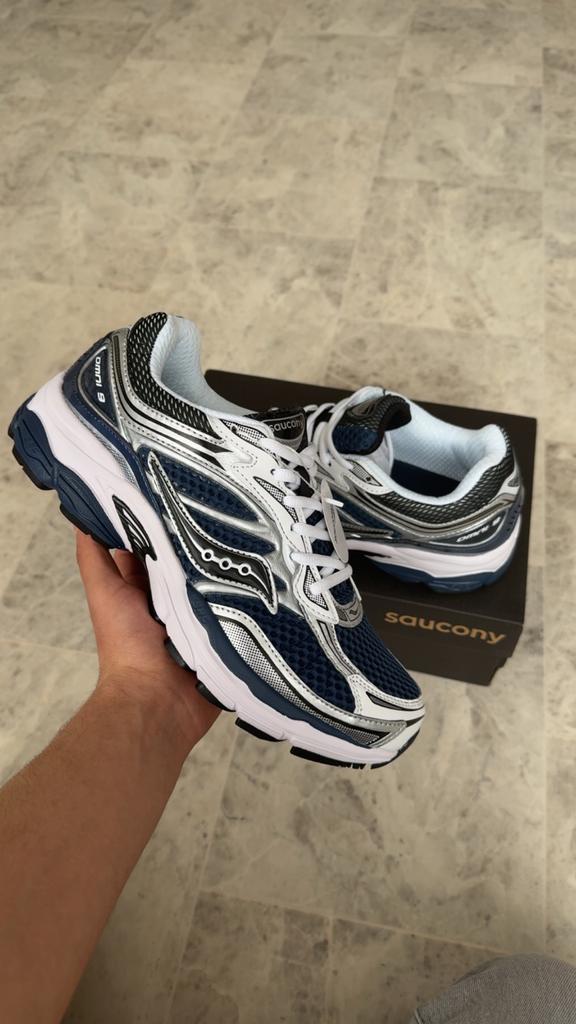 Saucony Omni 9 Sneakers - Nieuw in doos, Ophalen of Verzenden, Nieuw, Blauw, Sneakers of Gympen