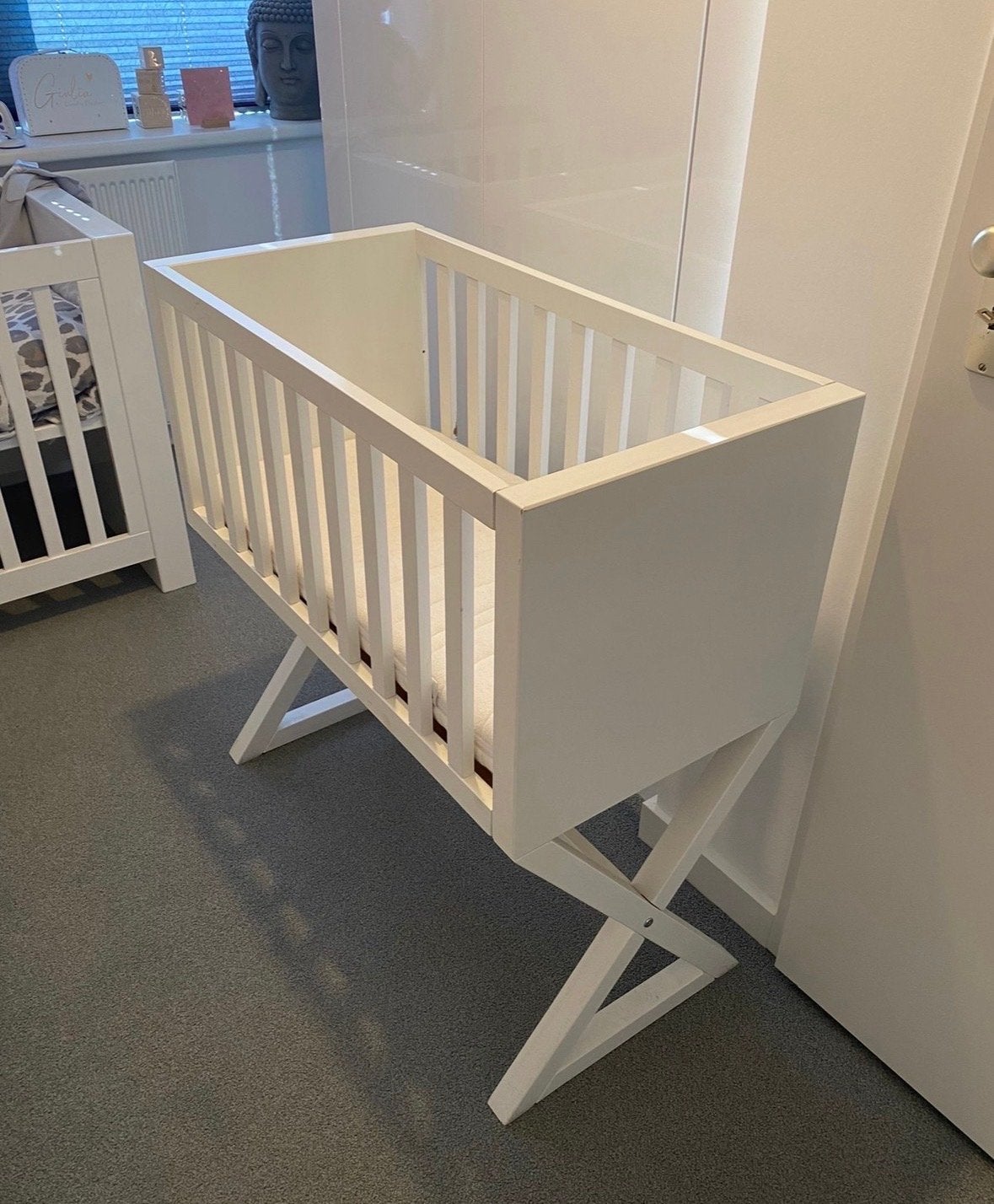 Kidsmill Wieg Lisa - Wit, Ophalen of Verzenden, Zo goed als nieuw, Lattenbodem, Minder dan 140 cm