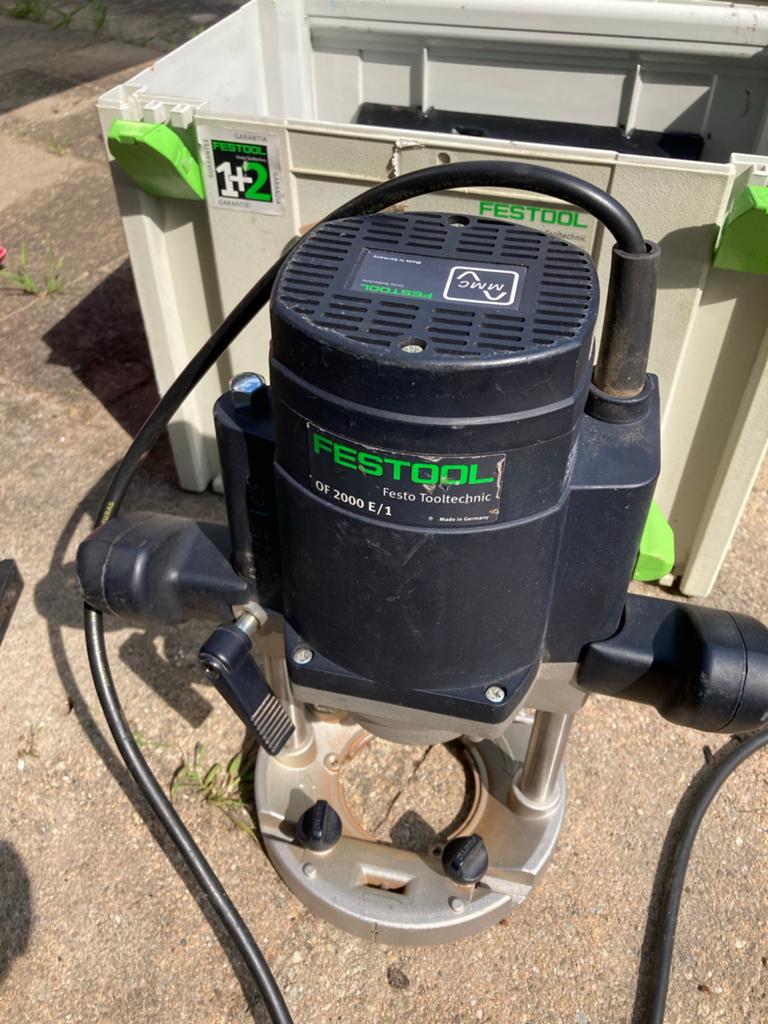 Festool bovenfrees OF 2000 E/1 met systainer en frezenset, Ophalen, Elektrisch, Bovenfrees