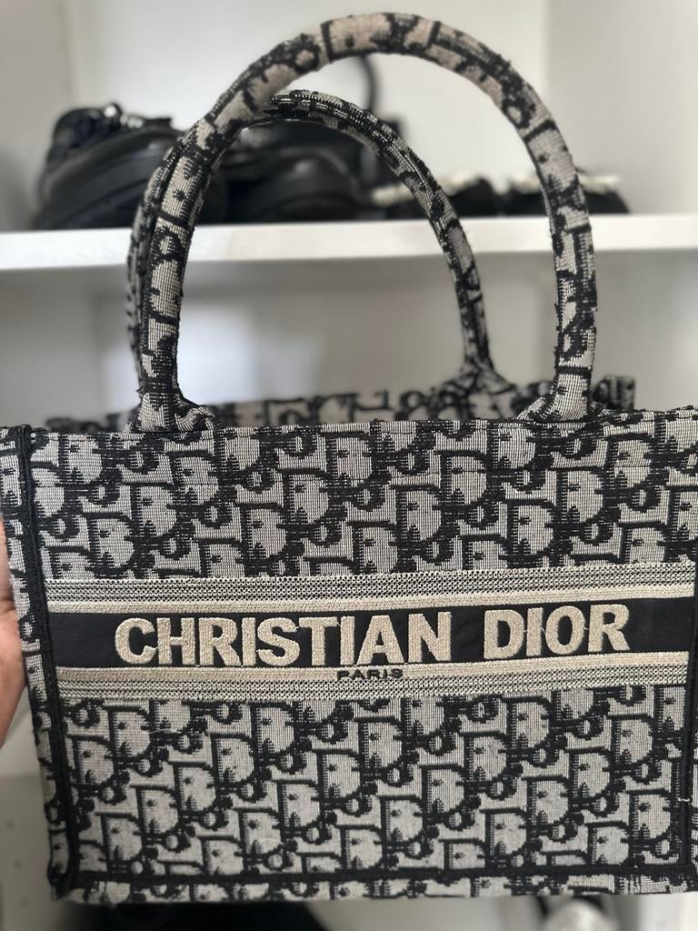 Mooie tassen - Guess, Gucci, Chloé, dior, Sieraden, Tassen en Uiterlijk, Tassen | Damestassen, Ophalen of Verzenden, Gebruikt