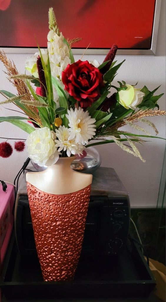 Mooie vaas met bloemen, Ophalen of Verzenden, Zo goed als nieuw