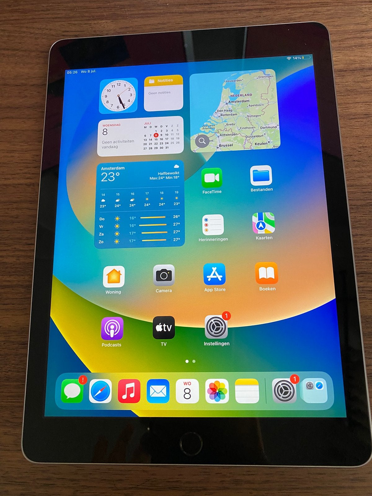 Apple iPad 5e generatie 32GB Wi-Fi | Inclusief oplader, Computers en Software, Apple iPads, Gebruikt, 32 GB, Apple iPad, Ophalen