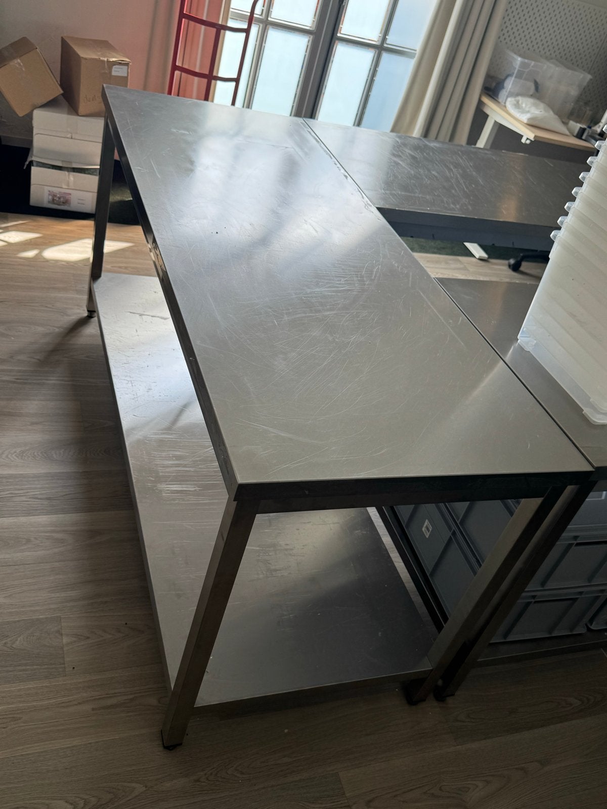 2 Roestvrijstalen werktafel met opbergplank, Huis en Inrichting, Tafels | Eettafels, Ophalen, Gebruikt, 50 tot 100 cm, Vier personen