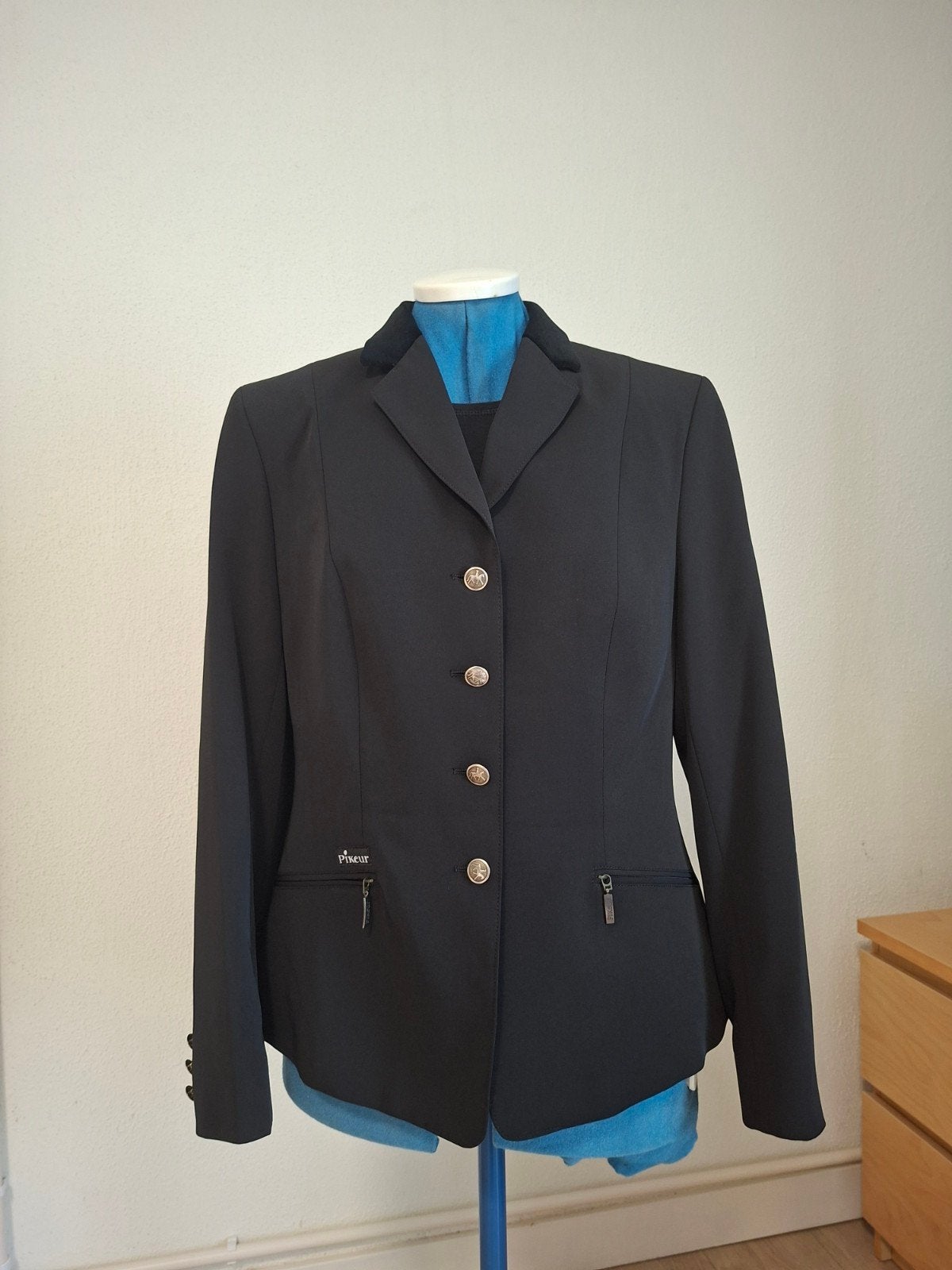 Zwart wedstrijdjasje, Pikeur Skarlett, dames, maat 44, Dieren en Toebehoren, Paardrijkleding, Dressuur, Ophalen of Verzenden, Zo goed als nieuw