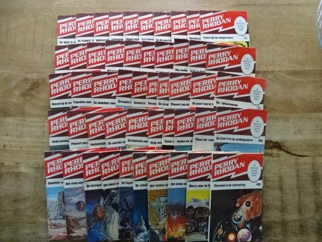 Perry Rhodan tijdschriften nr 351 tm 400, Boeken, Science fiction, Ophalen of Verzenden, Zo goed als nieuw
