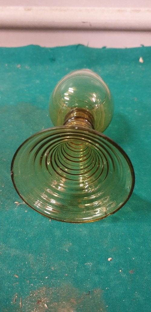 glas retro op voet, Verzamelen, Glas en Borrelglaasjes, Ophalen of Verzenden, 'T Olde Gre-j, Info@toldegrej.nl, Endepoelstraat 20f Didam