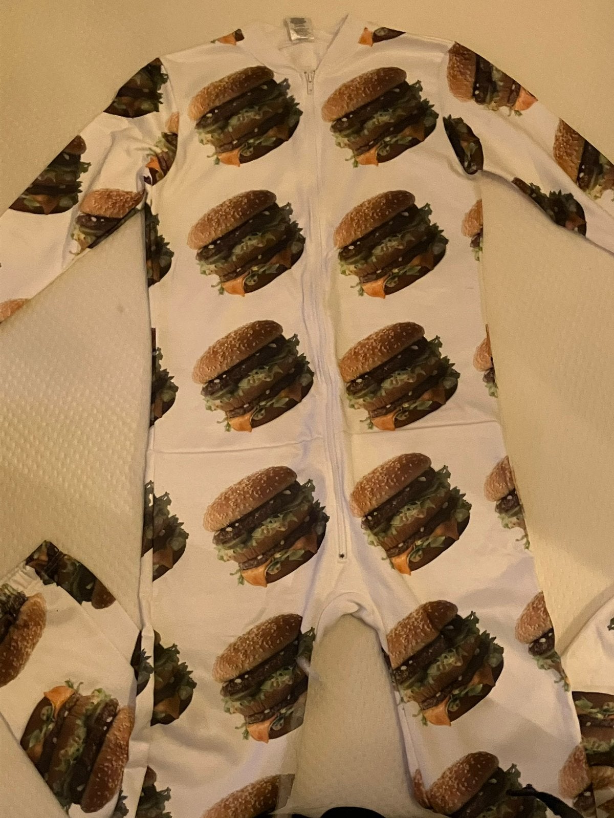 Nieuwe Limited Edition Onesie McDonald’s Big Mac McDonalds, Ophalen of Verzenden, Nieuw