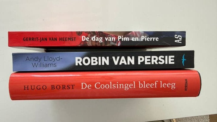 Voetbalboeken: Hugo Borst, Robin van Persie, Pim en Pierre, Ophalen of Verzenden, Zo goed als nieuw, Sport